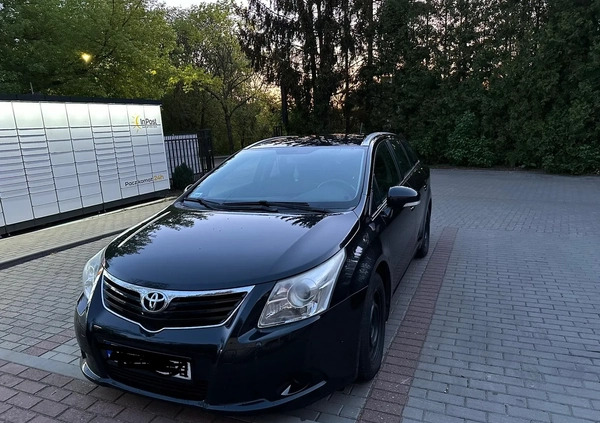 Toyota Avensis cena 26700 przebieg: 273150, rok produkcji 2010 z Szczecin małe 106